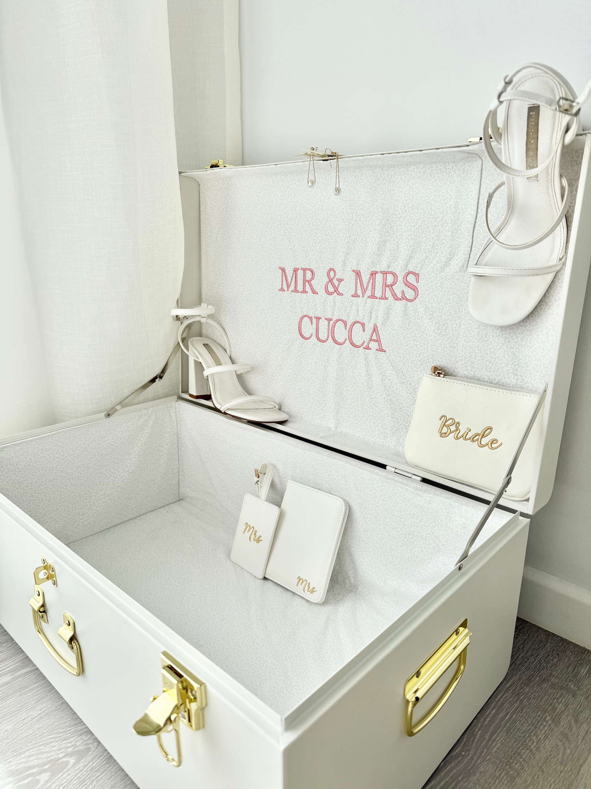 Classic Bridal Trunk (Regular Size)