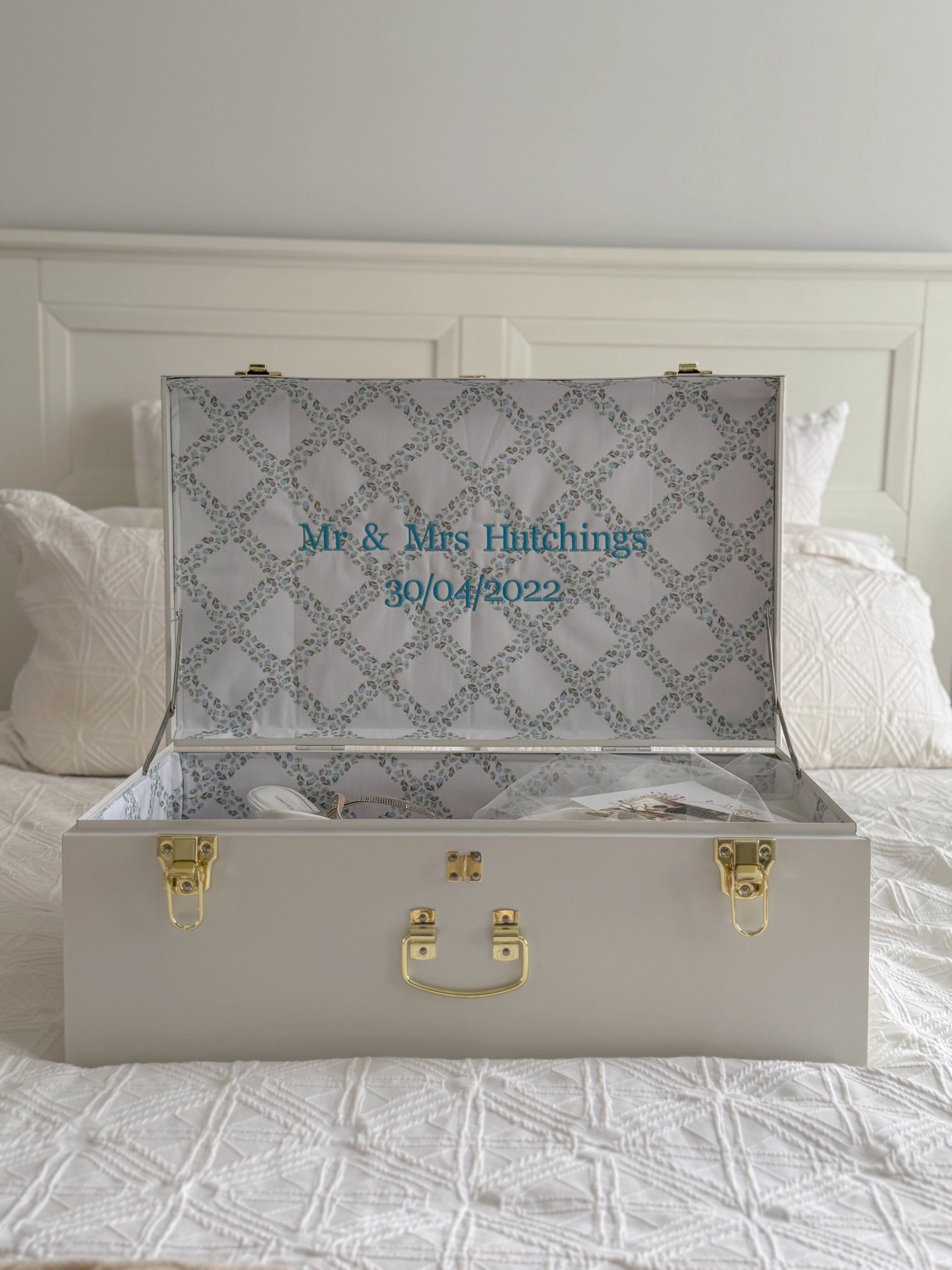 Classic Bridal Trunk (Regular Size)